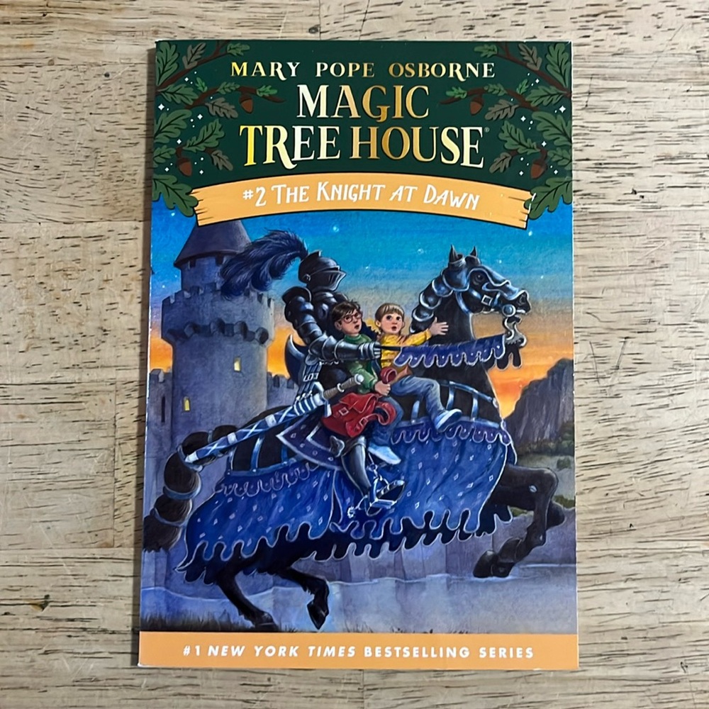 Magic Tree House #2 The Knight at Dawn